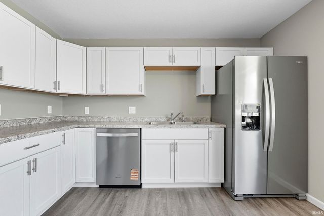 1186 Braeburn Drive, New Haven, IN 46774