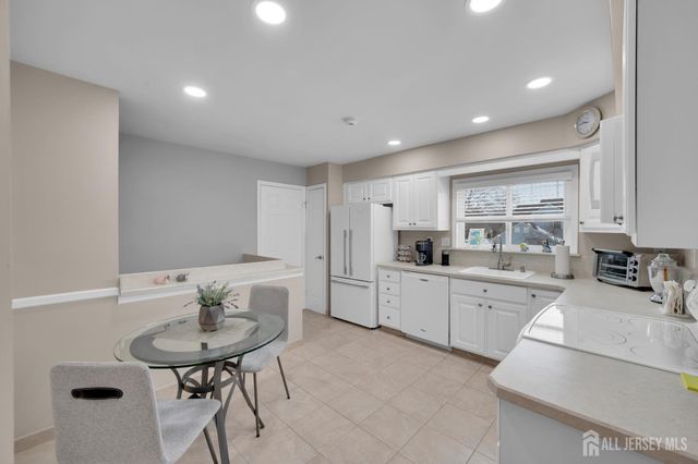 57 Yorkshire Drive D, Monroe, NJ 08831