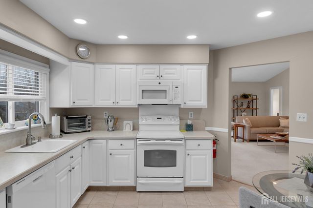 57 Yorkshire Drive D, Monroe, NJ 08831