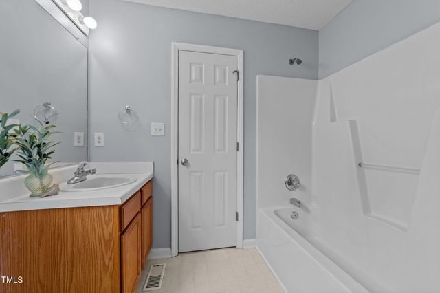 1029 Cove Circle, Clayton, NC 27520