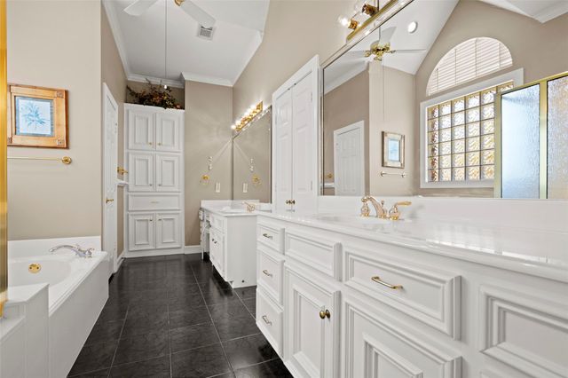 299 Wedgewood Drive, Montgomery, TX 77356