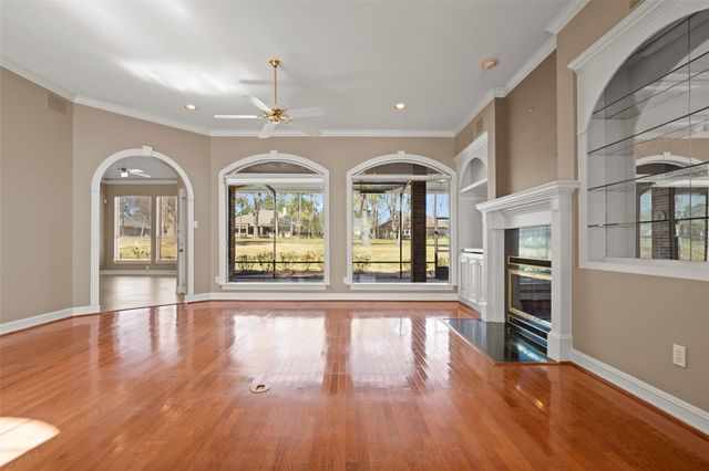 299 Wedgewood Drive, Montgomery, TX 77356