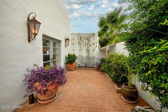 2132 E Mabel Street, Tucson, AZ 85719