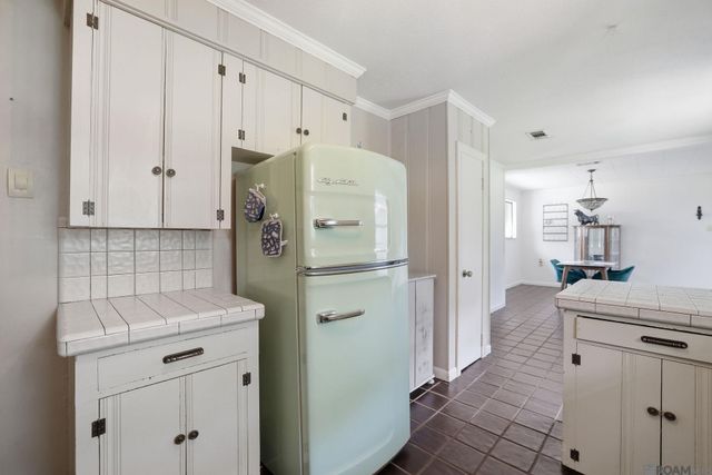 10018 Mollylea Dr, Baton Rouge, LA 70815