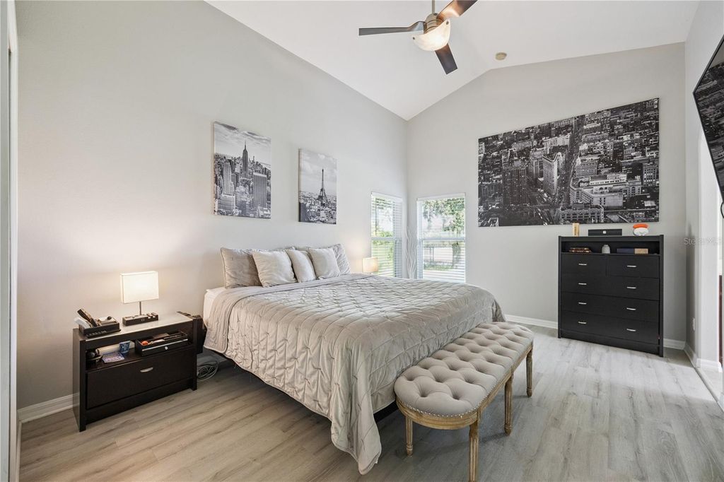 Image 14 of property listing at 11625 GREAT COMMISSION WAY, Orlando, FL 32832