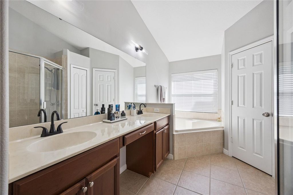 Image 15 of property listing at 11625 GREAT COMMISSION WAY, Orlando, FL 32832