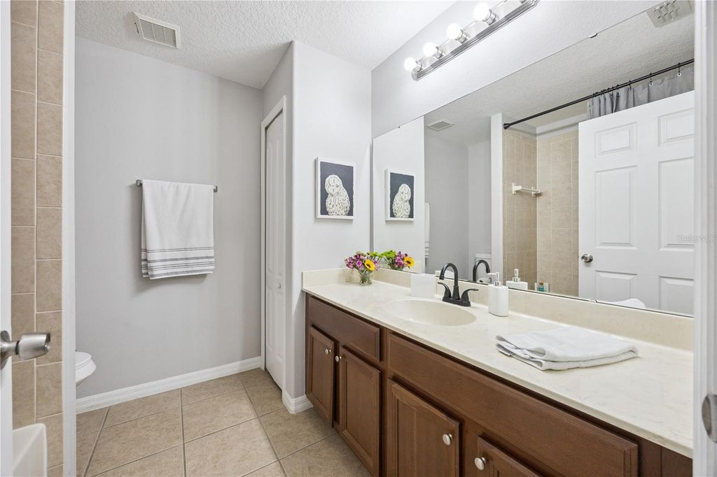 Image 16 of property listing at 11625 GREAT COMMISSION WAY, Orlando, FL 32832