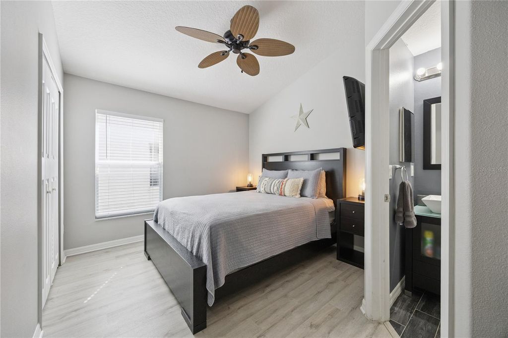 Image 20 of property listing at 11625 GREAT COMMISSION WAY, Orlando, FL 32832