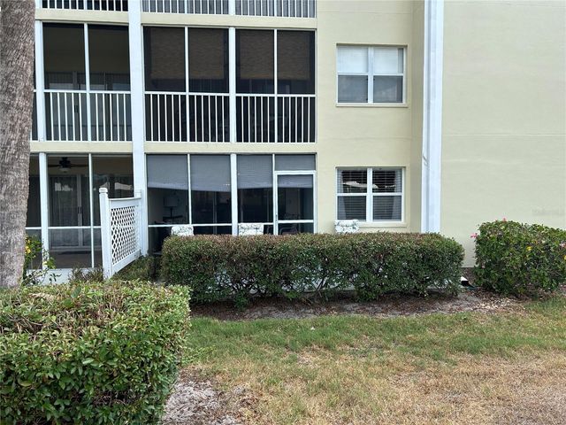 433 CERROMAR LANE 331, Venice, FL 34293