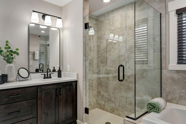 1301 S Amber Ridge Drive, Nixa, MO 65714