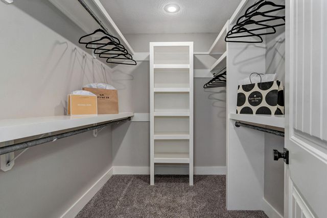 1301 S Amber Ridge Drive, Nixa, MO 65714