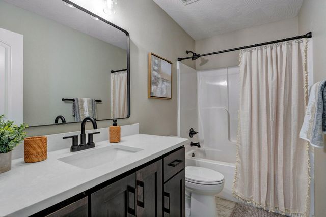 1301 S Amber Ridge Drive, Nixa, MO 65714