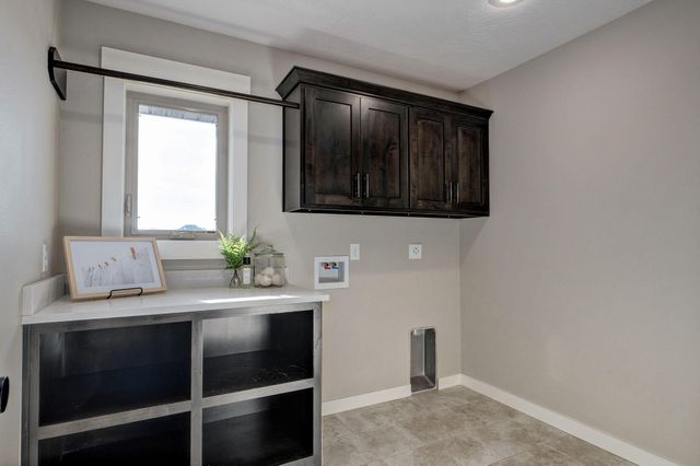 1301 S Amber Ridge Drive, Nixa, MO 65714