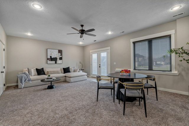 1301 S Amber Ridge Drive, Nixa, MO 65714