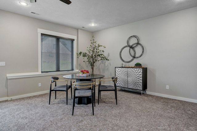 1301 S Amber Ridge Drive, Nixa, MO 65714