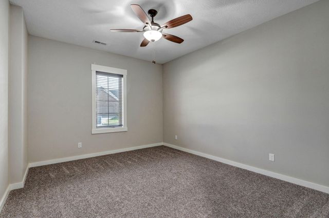 1301 S Amber Ridge Drive, Nixa, MO 65714