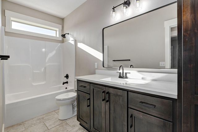 1301 S Amber Ridge Drive, Nixa, MO 65714