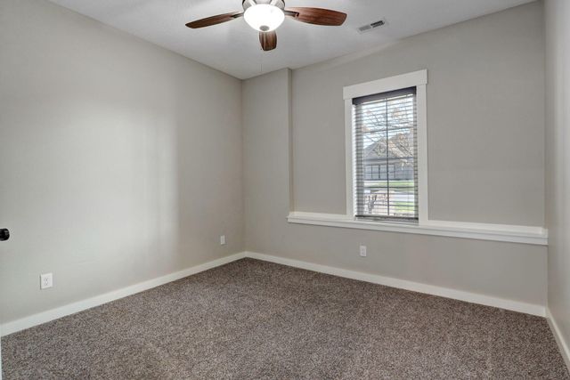 1301 S Amber Ridge Drive, Nixa, MO 65714