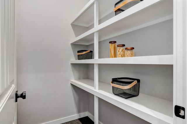 1301 S Amber Ridge Drive, Nixa, MO 65714