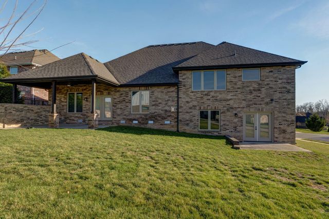 1301 S Amber Ridge Drive, Nixa, MO 65714