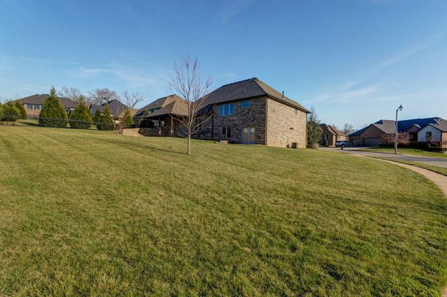 1301 S Amber Ridge Drive, Nixa, MO 65714