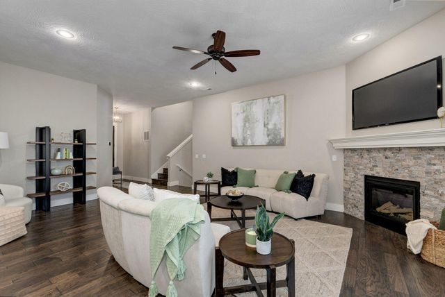 1301 S Amber Ridge Drive, Nixa, MO 65714