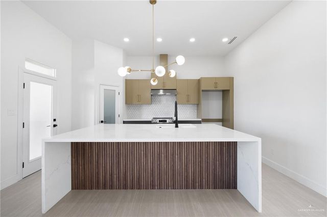 9900 N 25th Street, Mcallen, TX 78504