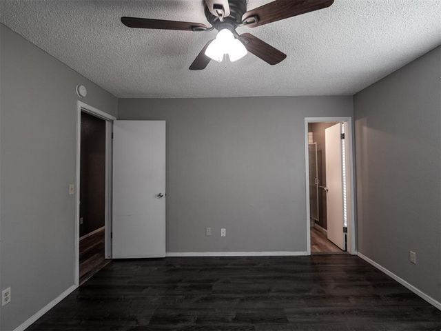 1112 SE 8th Street, Moore, OK 73160