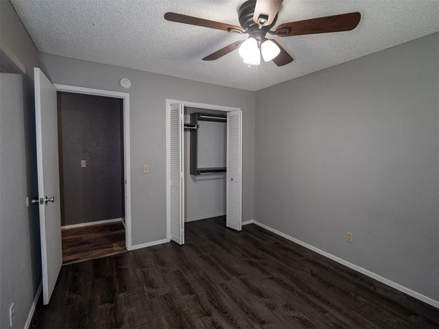 1112 SE 8th Street, Moore, OK 73160