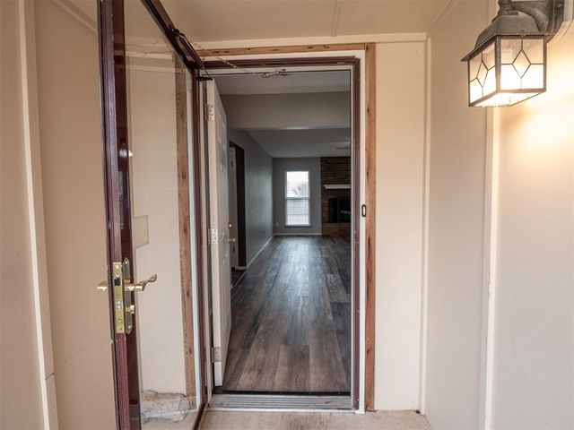 1112 SE 8th Street, Moore, OK 73160