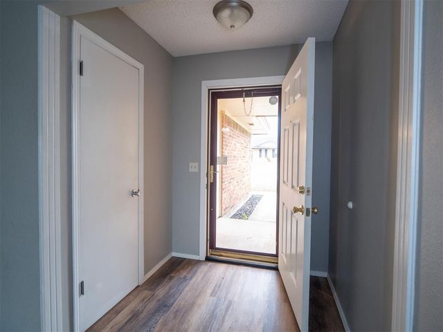 1112 SE 8th Street, Moore, OK 73160
