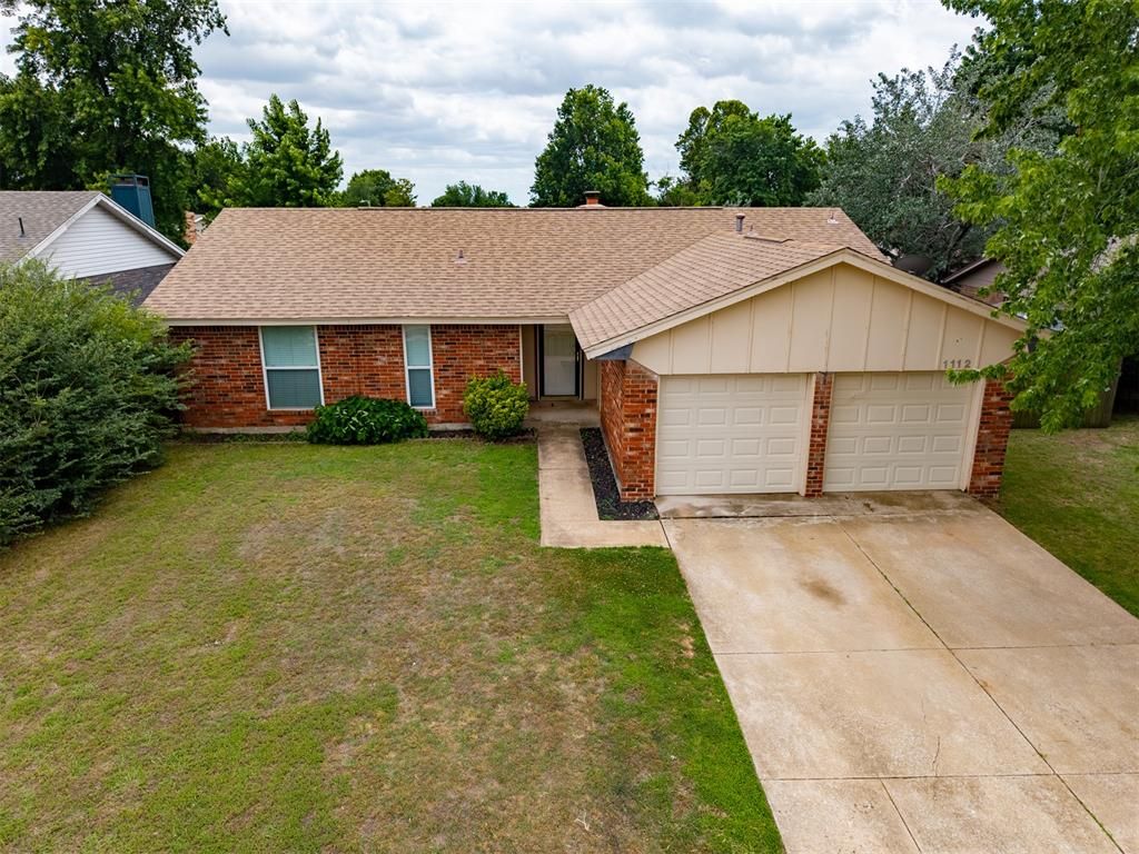 1112 SE 8th Street, Moore, OK 73160