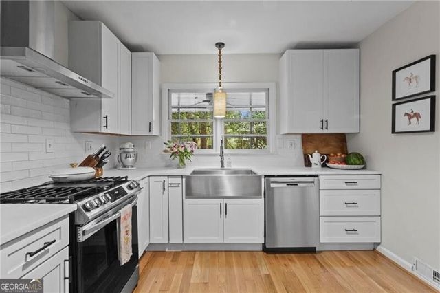 2333 Ferndale Drive, Atlanta, GA 30030