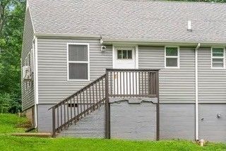 6 Chestnut Dr, Clarksville, TN 37042