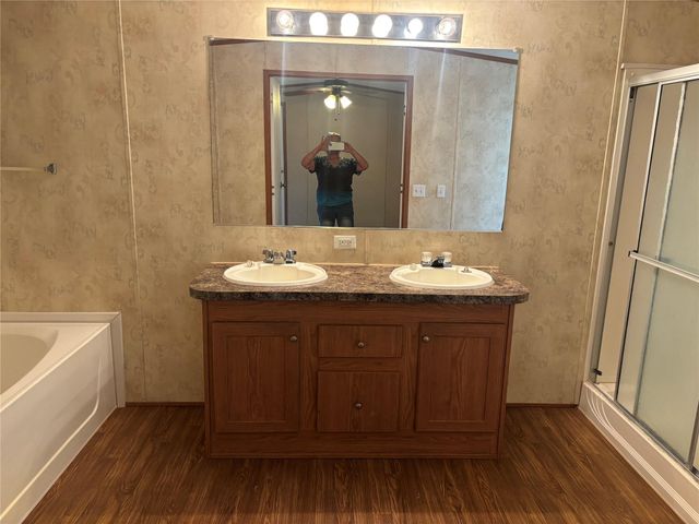 151 Cottletown RD, Smithville, TX 78957