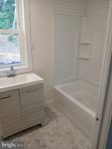 2067 FOULK RD, Garnet Valley, PA 19060