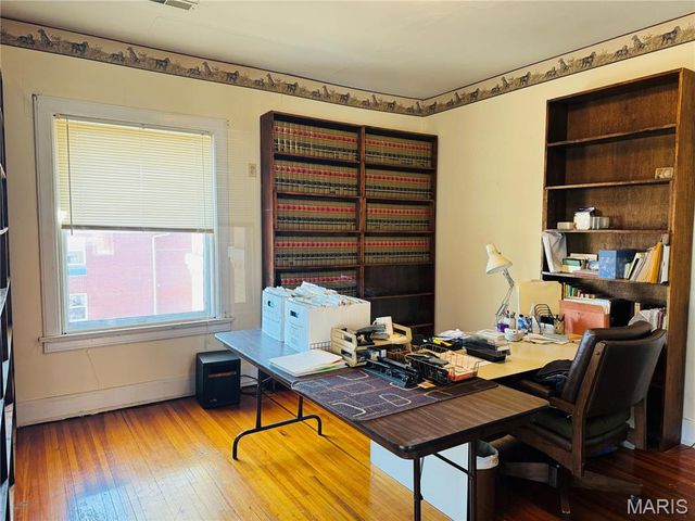 1001 Center Street, Hannibal, MO 63401