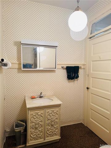 1001 Center Street, Hannibal, MO 63401