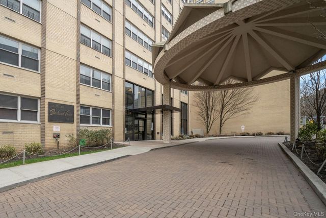 10230 66th Road 21H, Forest Hills, NY 11375