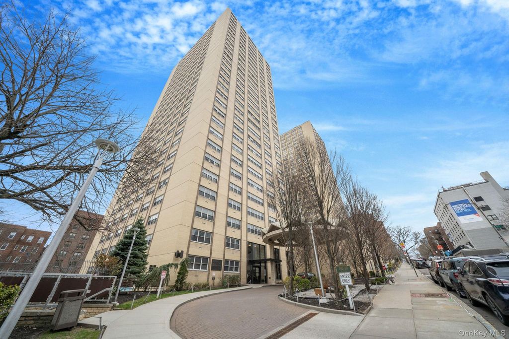 10230 66th Road 21H, Forest Hills, NY 11375