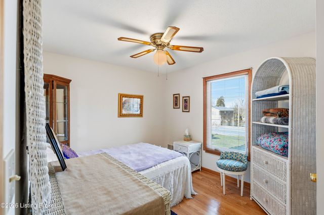 1038 Trevilian Way, Louisville, KY 40213