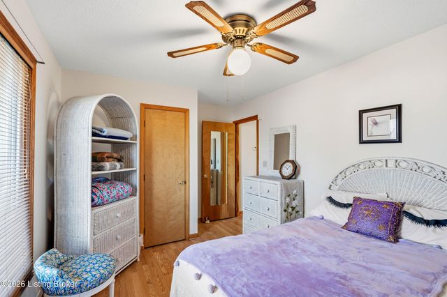 1038 Trevilian Way, Louisville, KY 40213