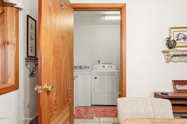 1038 Trevilian Way, Louisville, KY 40213