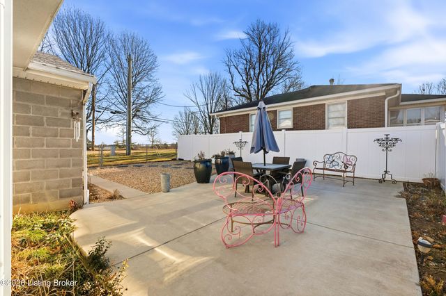 1038 Trevilian Way, Louisville, KY 40213