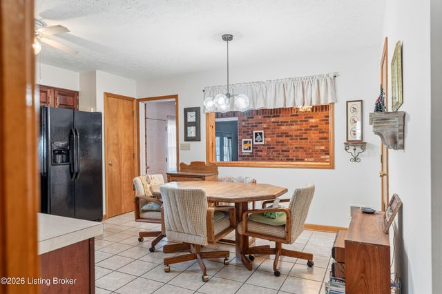 1038 Trevilian Way, Louisville, KY 40213