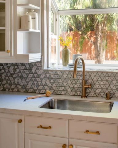 2711 N Arroyo Drive, San Diego, CA 92103