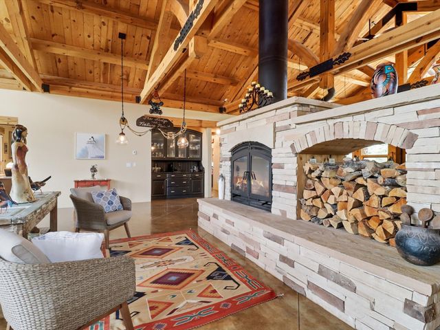 71 Nature Pointe Drive, Tijeras, NM 87059