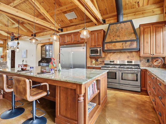 71 Nature Pointe Drive, Tijeras, NM 87059