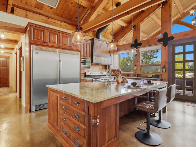 71 Nature Pointe Drive, Tijeras, NM 87059