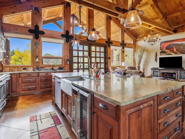 71 Nature Pointe Drive, Tijeras, NM 87059